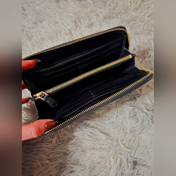 Prada Black Zip Around Long Wallet (GUC)(READ DESCRIPTION)(RIP IN POCKET) - Picture 2 of 6